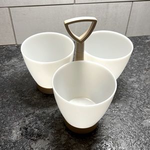 3 cups condiment container.  Vintage Tupperware in excellent condition.